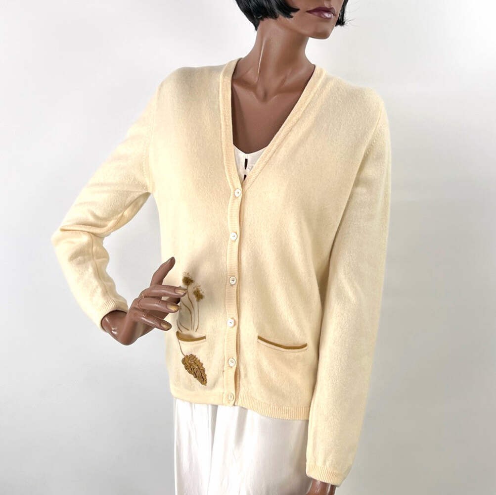 50s Cashmere Cardigan Women’s Sweater 60s Vintage Intarsia Leather Plants