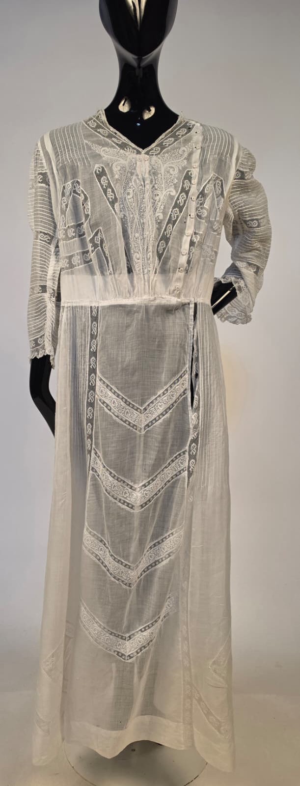 UNUSUAL ANTIQUE EDWARDIAN WHITE DRESS W LATE 18TH C WHITE WORK + LACE INSERTION