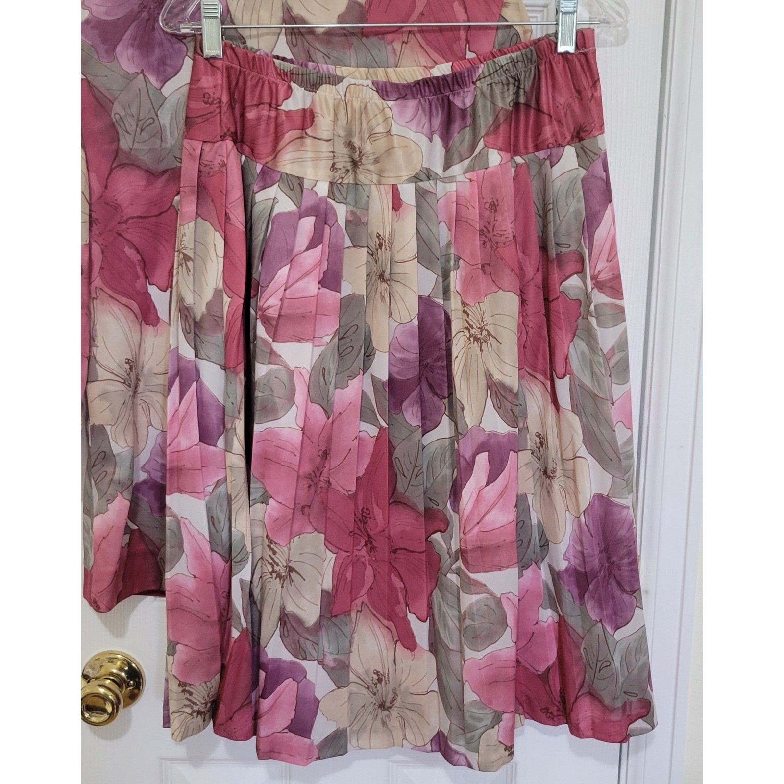 Nancy II Petite Vintage Skirt Set Pink Floral Button Top Pleated Skirt 10P USA