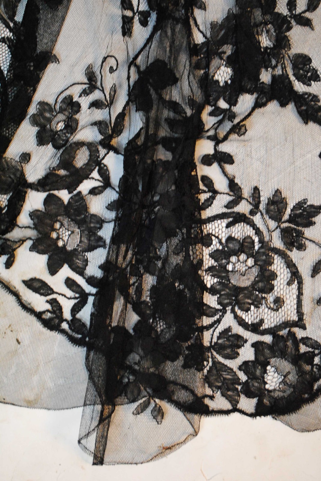 VINTAGE FLORAL BLACK ALENCON NET LACE PARTY DRESSES, CIRCA 1935s
