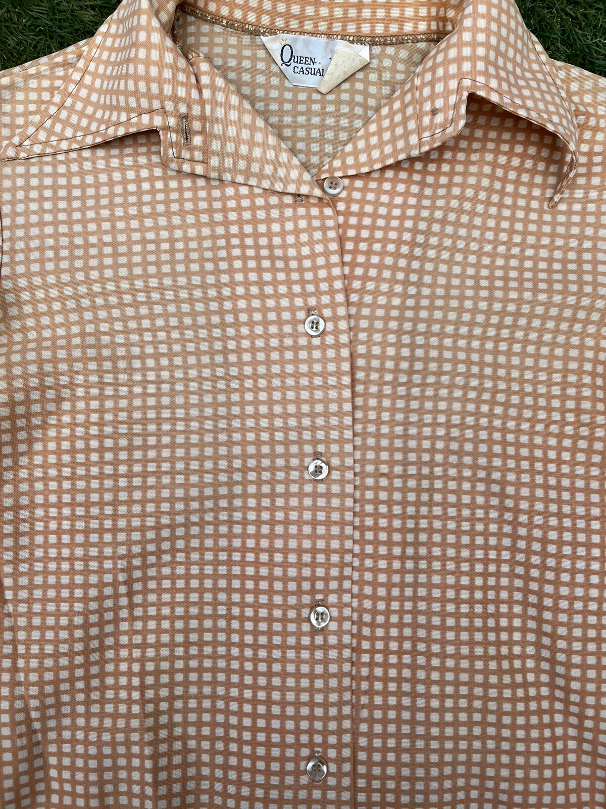 QUEEN CASUALS – VINTAGE 1970s 70s GREEN LONG SLEEVE STRETCH KNIT BUTTON-UP –