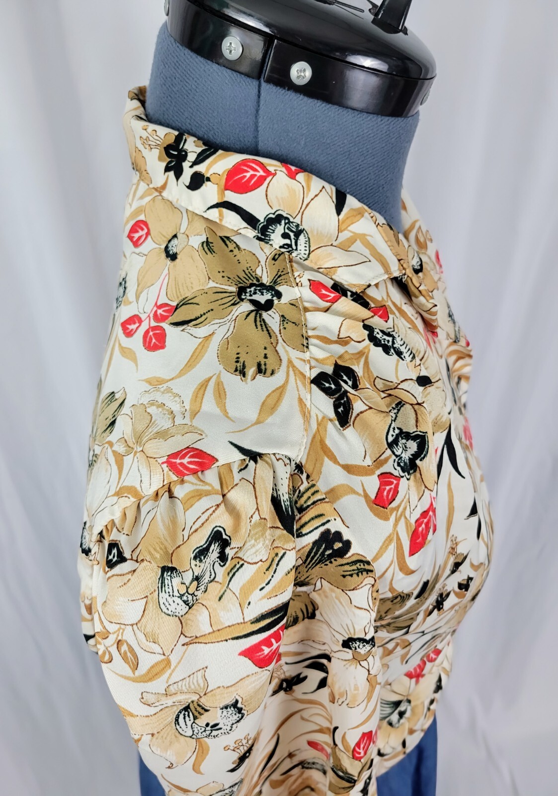 Vintage Levi Strauss Cream Blouse w Tan/Black/Red Florals Size 6