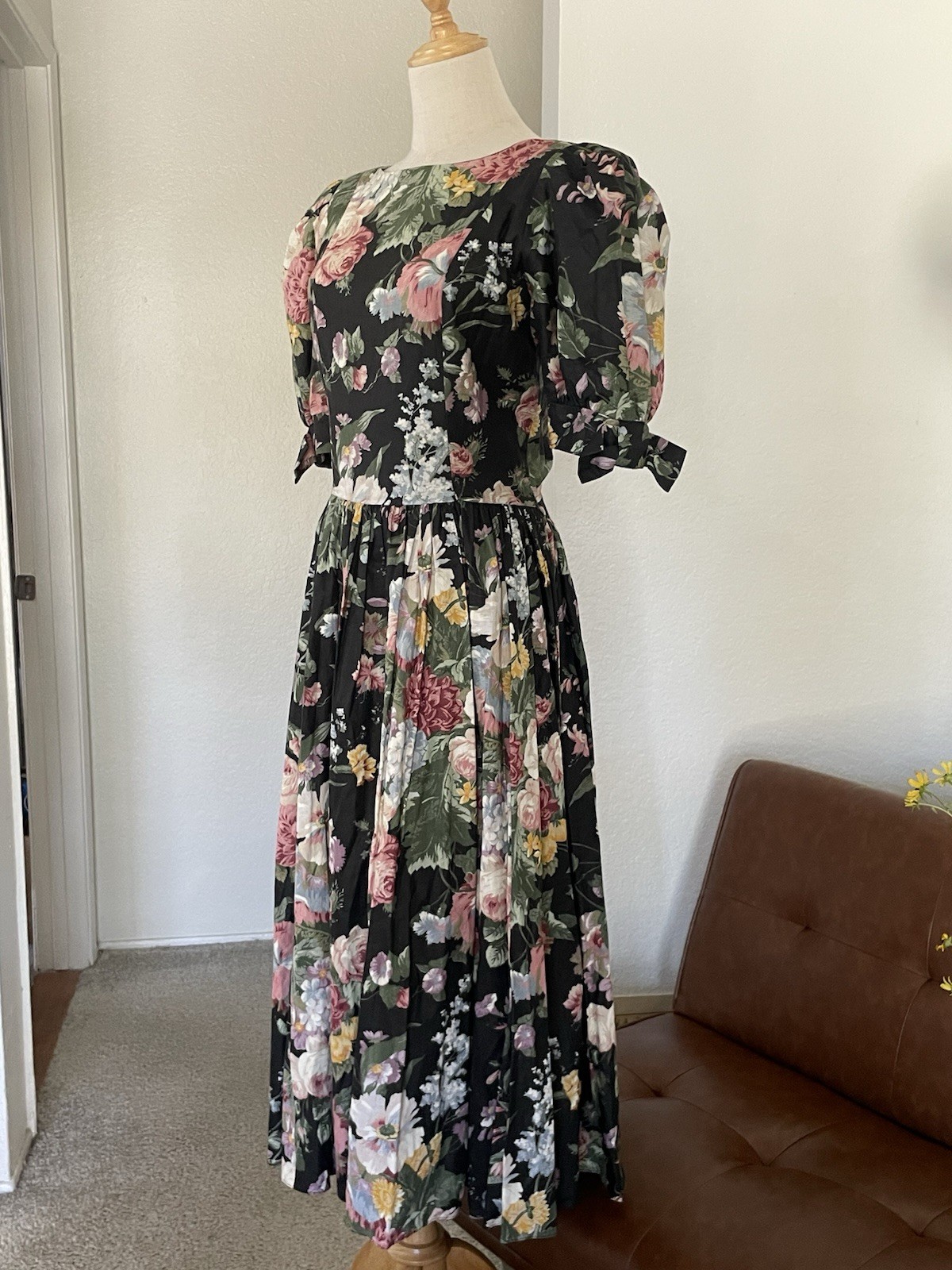 Vintage 1980s EXPO Romantic Cottagecore Victorian Puffy Sleeves Floral Dress