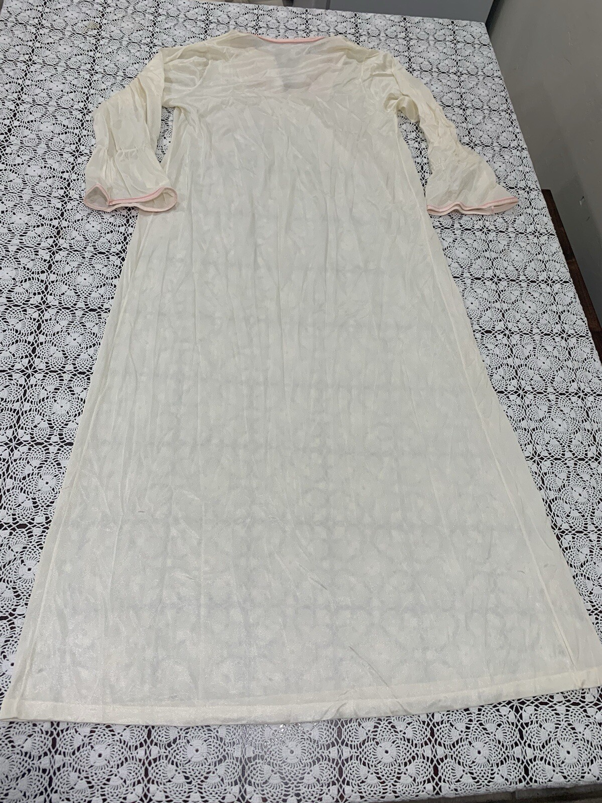 Vintage Movie Star Nightgown Womens M Pastel Cream Nylon Long Sleeves Lingerie
