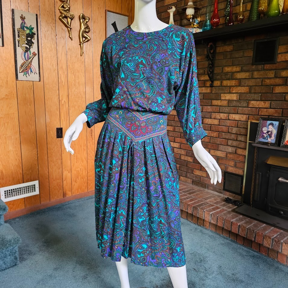 Vtg 80s Paisley British Preppy Femme Blouson Button Back Rayon Tea Midi Dress M