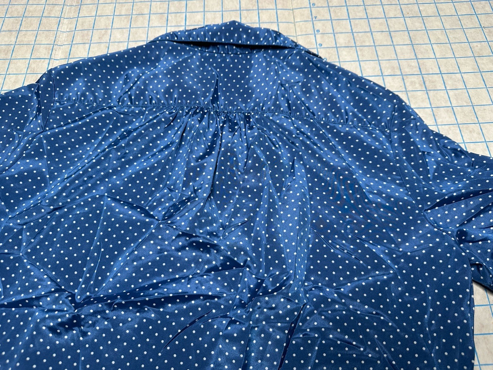 Vintage Lady Manhattan 70s Polka Dot White Blue Button Up Collared Blouse Pin Up