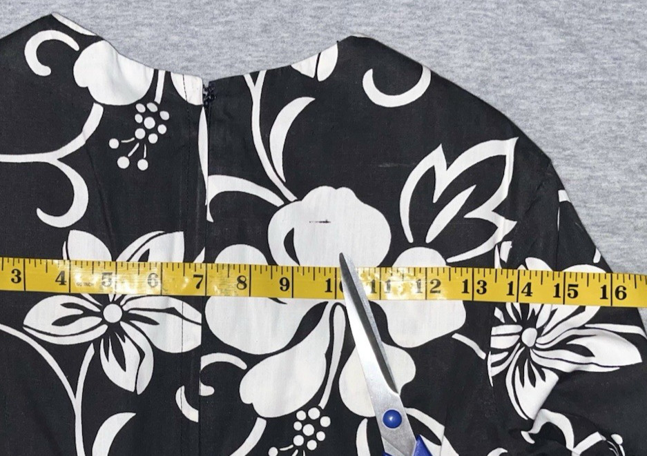 Vintage Hawaiian Maxi Hostess Dress Hibiscus Black White Mermaid Fishtail Hem
