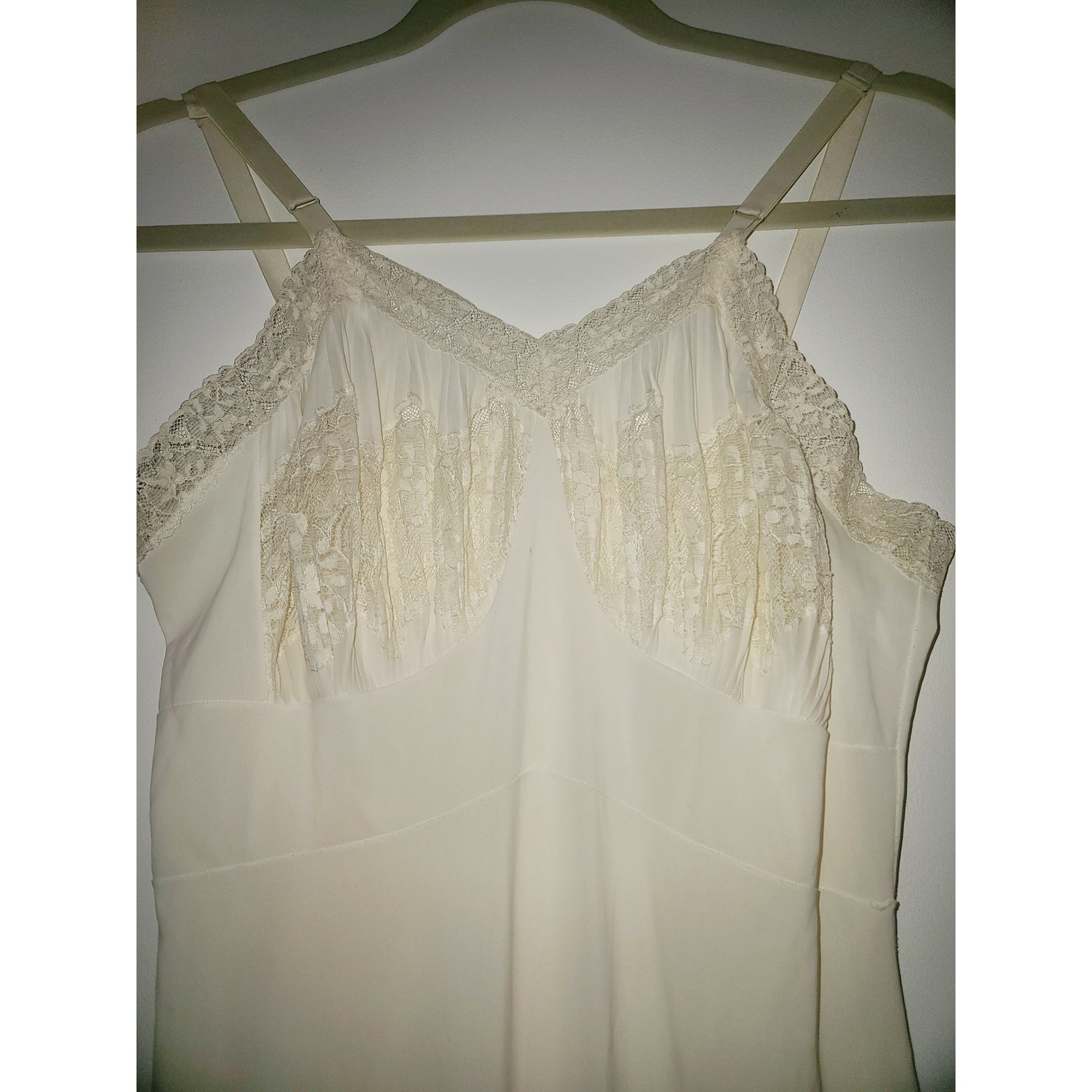 Vintage Ivory Lace Pleated Full Slip Nightgown Adjustable Straps Midi Lingerie