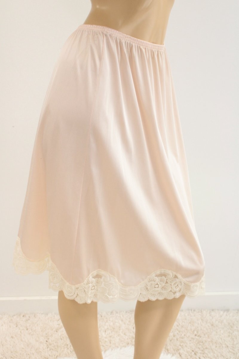 Vintage Vanity Fair Beige Half Slip Nylon 26.5″ long Knee Length Lace USA