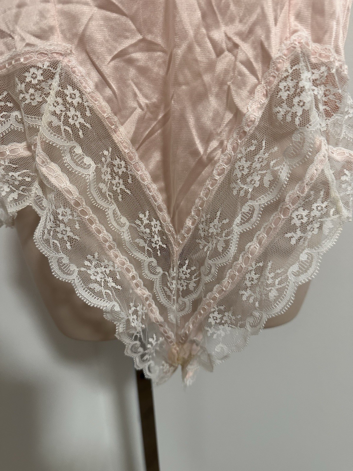 Body Lites Pink/peach strap snap groin lace trimmed teddy size M 12-14