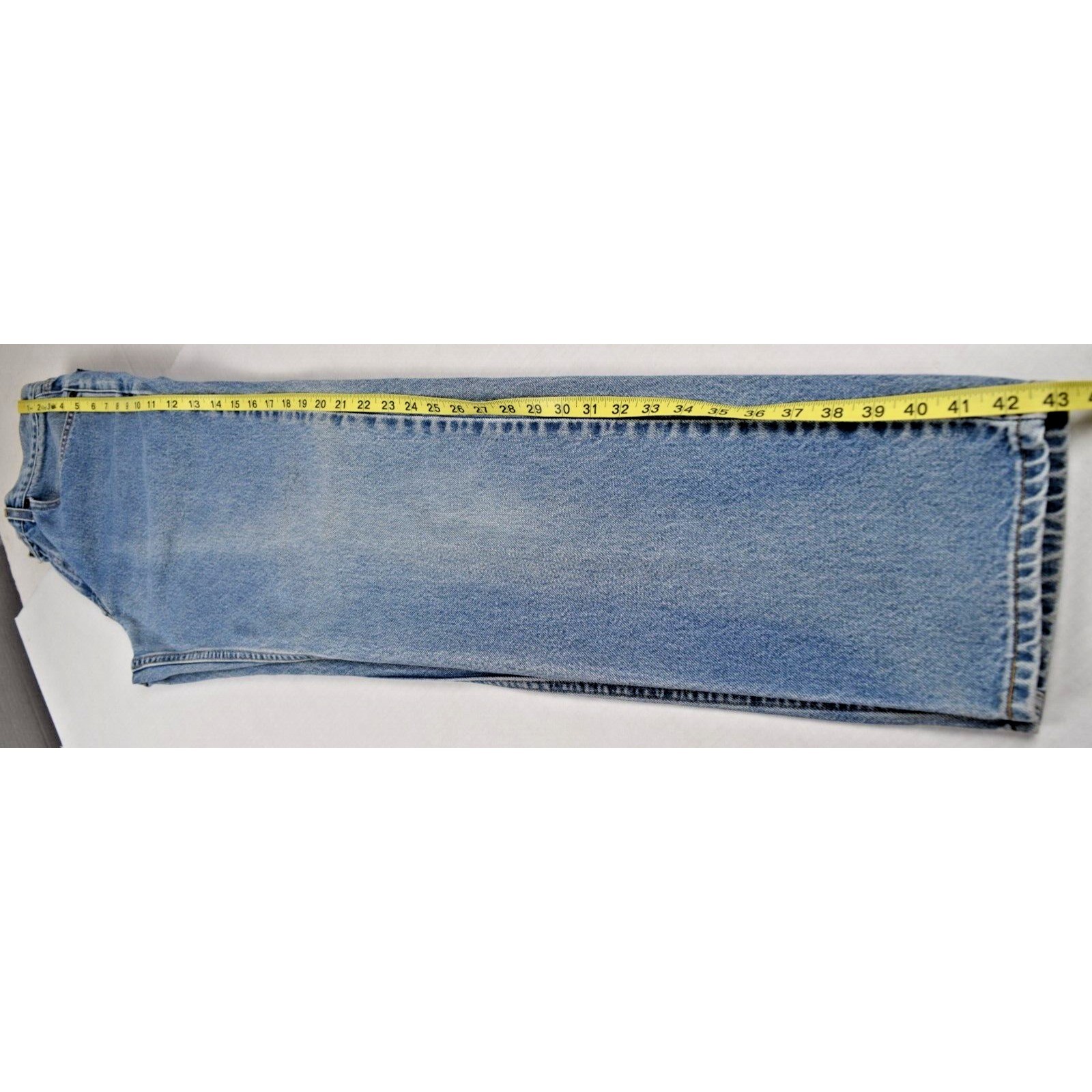 Vintage Levis Jeans 32 x 33 Y2K Blue Relaxed Fit Straight Leg Soft Fading c.2001