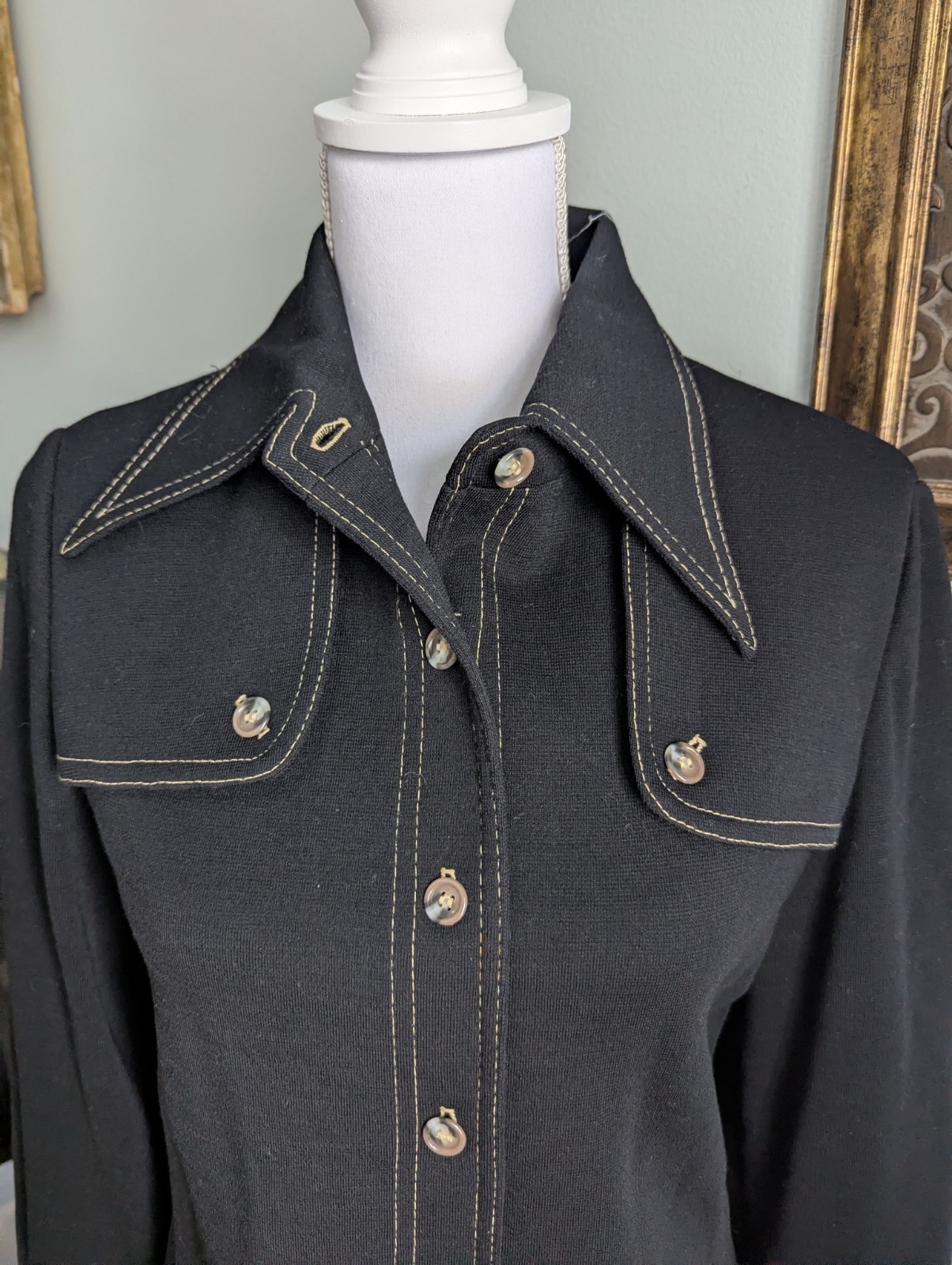 Vintage 70s Women’s S/M Pointed Collar Wool Blend Long Sleeve Black Shirt 188