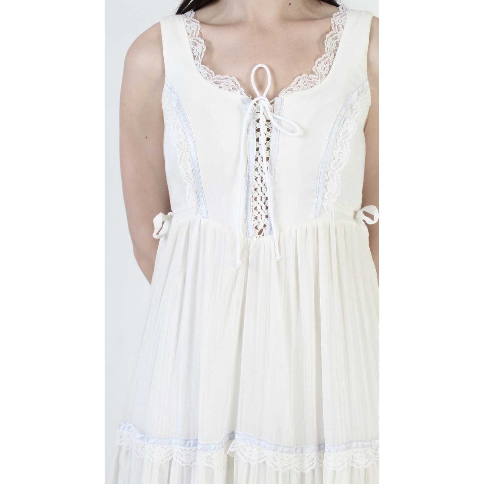 Vtg Gunne Sax Jessica Cream Lace Blue Trim Tiered Maxi Dress Milkmaid Prairie XS