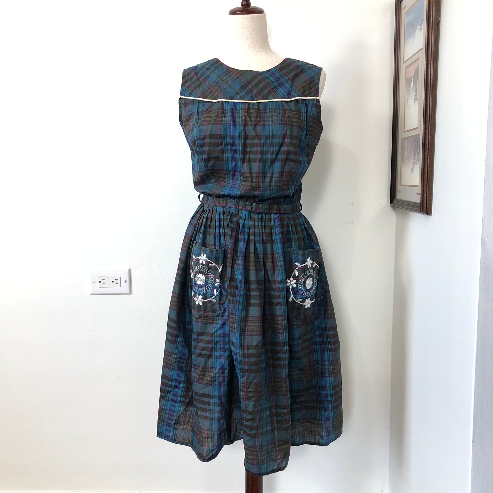 VTG 70s Montgomery Ward Plaid Dress Embroidered Pockets Belted XS Praire