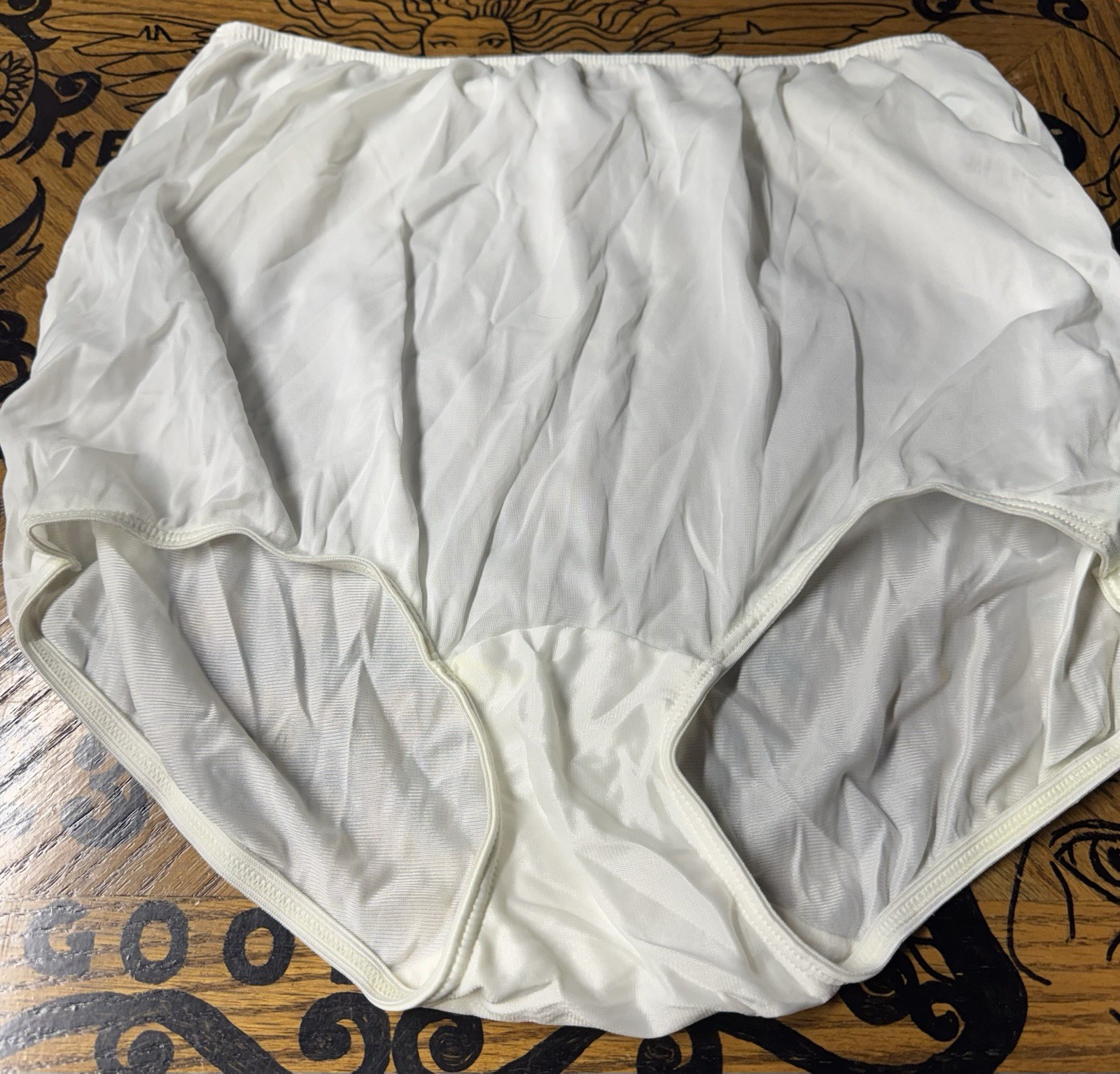 VINTAGE SEARS SHEER GRANNY PANTY! SIZE 8. 41-42 HIP. WHITE
