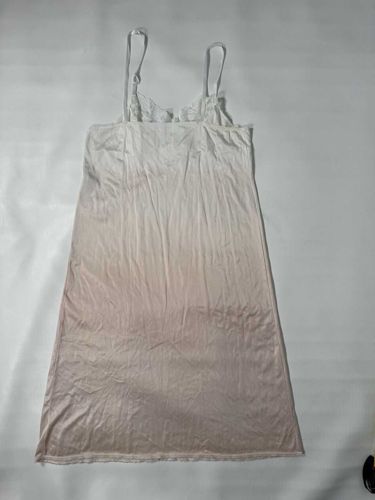 Vintage VASSARETTE Ombré White Blush Pink Silky Full Slip w/ Lace Size 28” 38/44