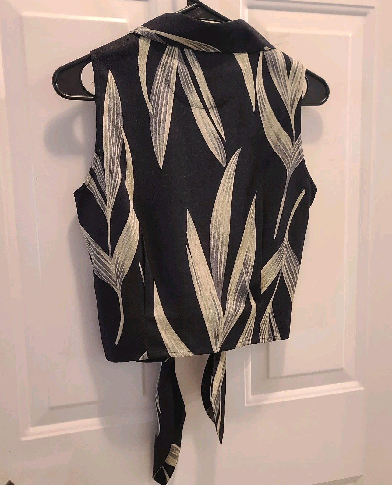VTG 90s..TOMMY BAHAMA..CROPPED..SILK..HAWAIIAN..WOMENS..TOP / BLOUSE..sz S (4-6)