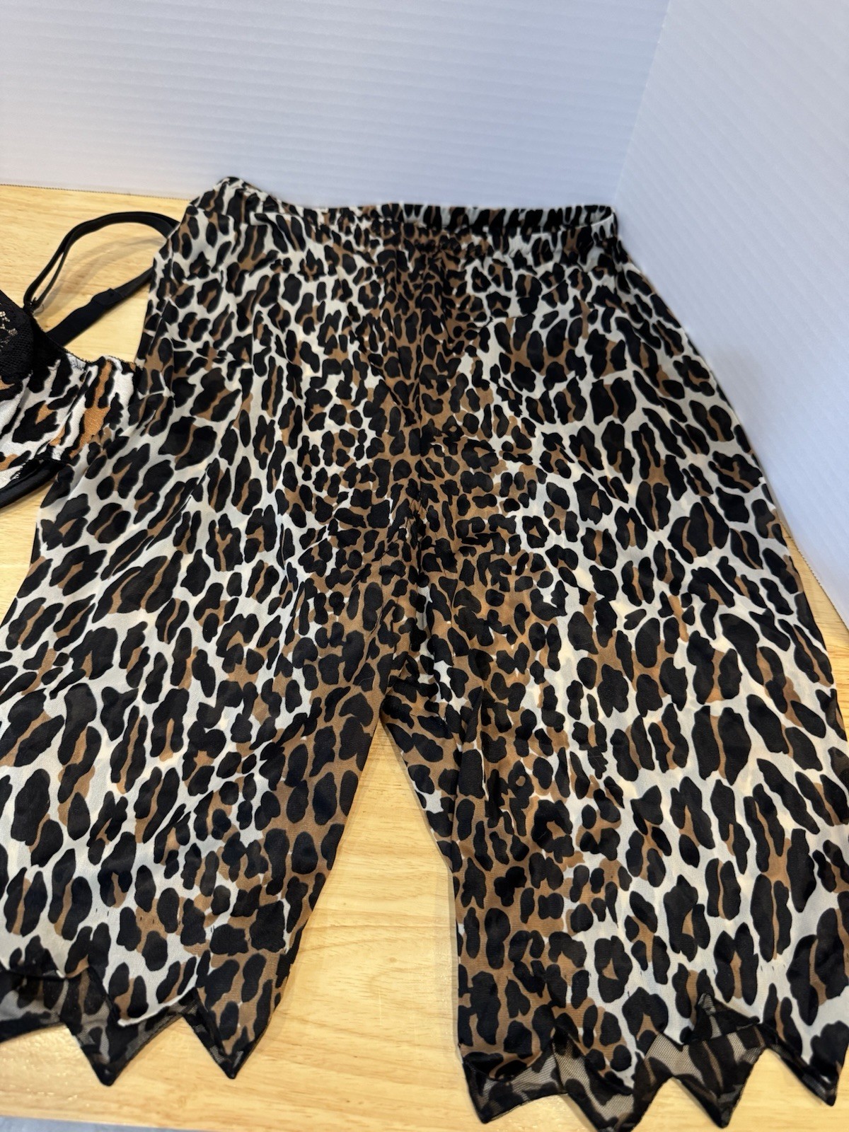 Vintage VANITY FAIR Leopard PETTIPANTS Size 4 & Bra Size 36C Nylon Lingerie Set