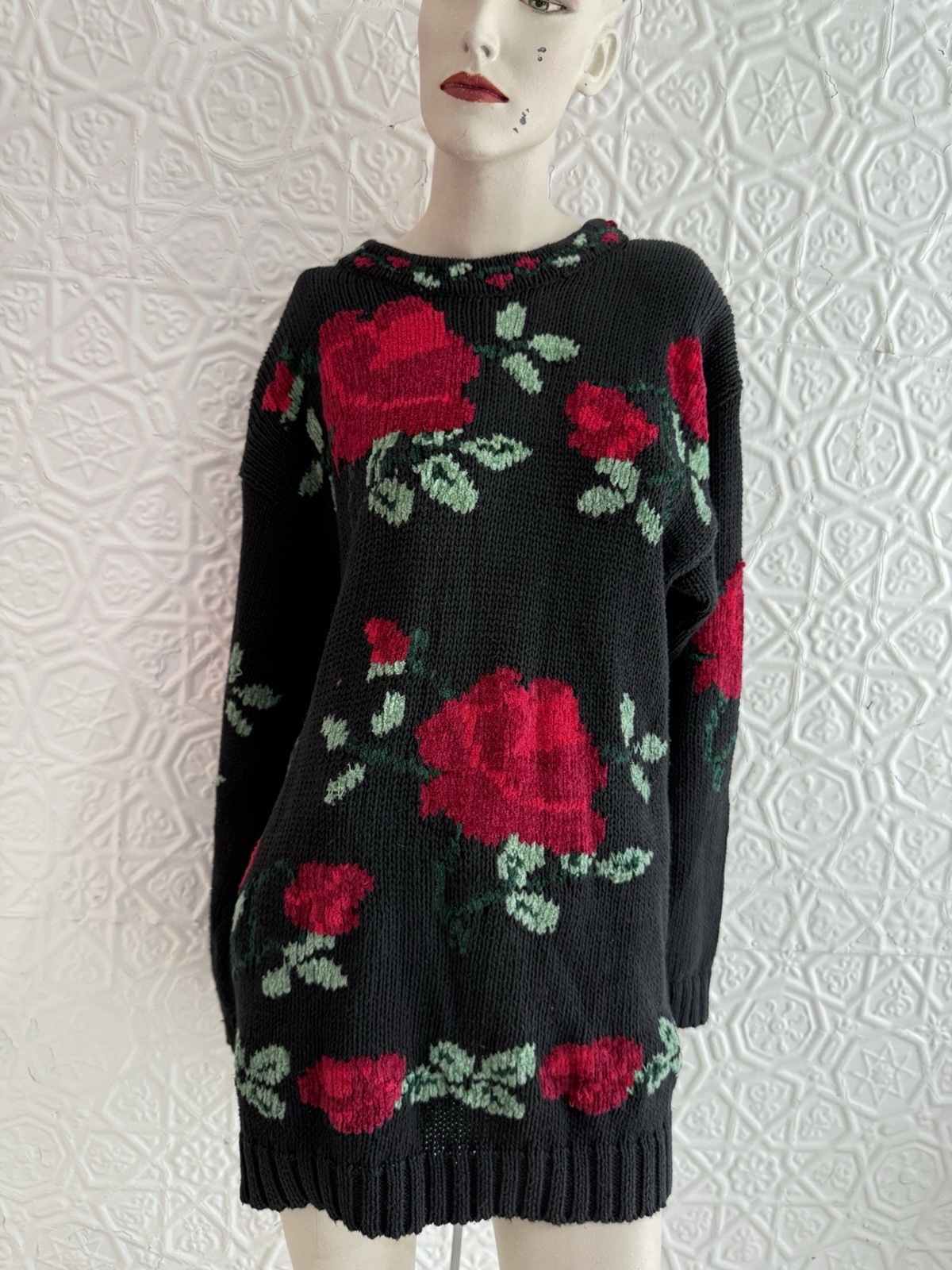 vintage 1980s/90s black floral intarsia sweater chenille cotton roses oversize M