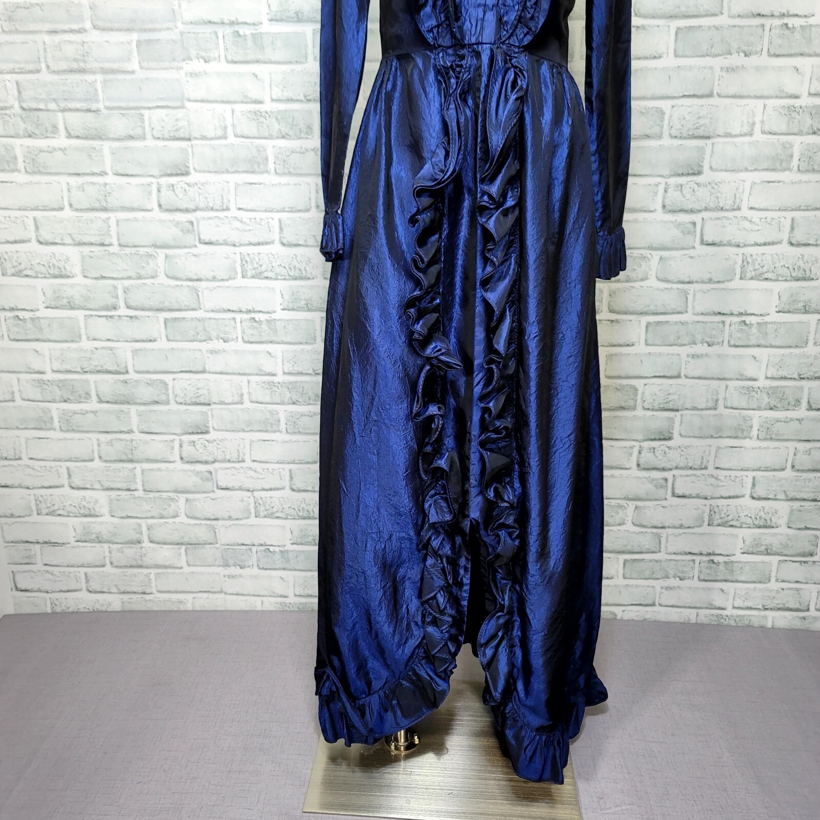 Vintage 70s Dan Leslie Womens S Midnight Blue Crushed Taffeta Ruffles Maxi Gown