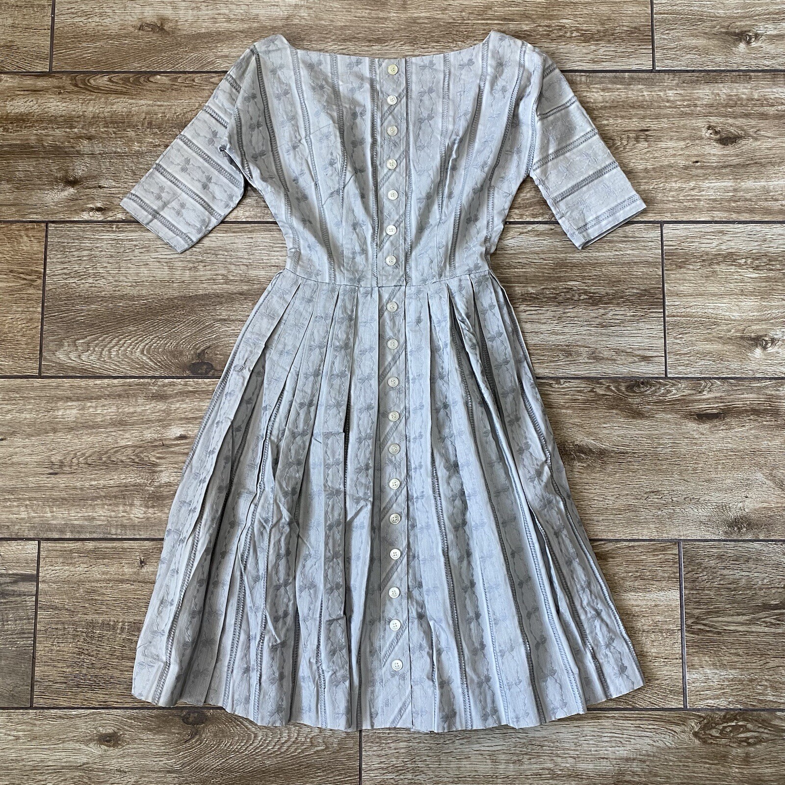 Jonathan Logan vintage Gray A-line Embroidered Tea Dress Size 7