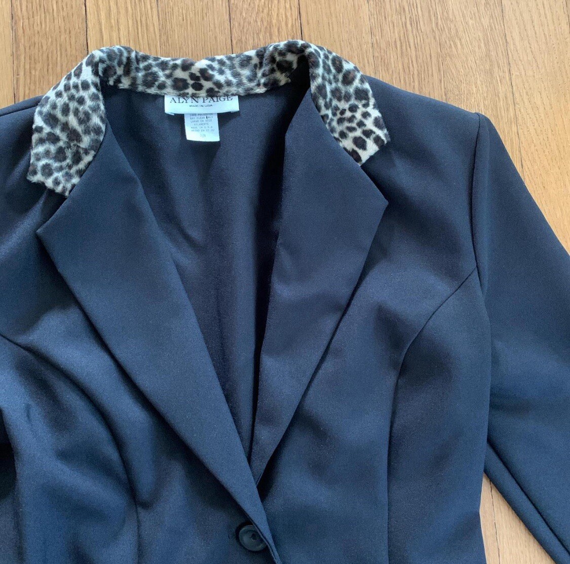 Alyn Paige Women’s Black Blazer, Leopard Collar, size 8,80s 90s Vintage Tailored