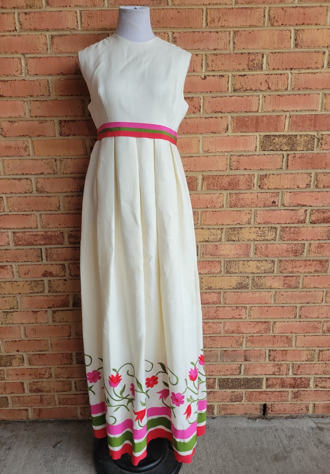 VTG ILGWU Heavy Linen Dress, Flower Embroidery, Ribbon (Good Costume Cond. READ)