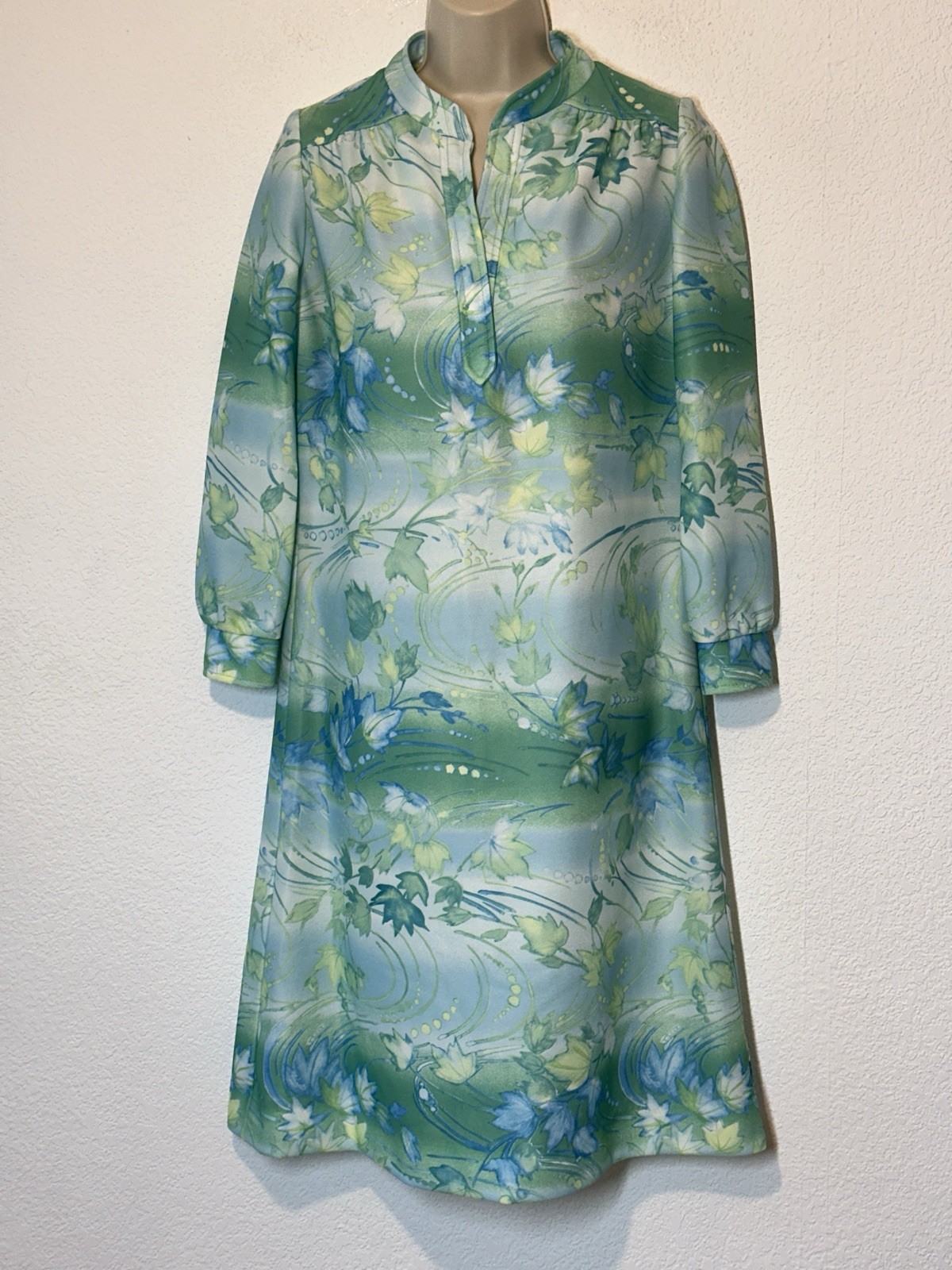 Vtg 70s Leslie Pomer Green Blue Shift Dress S/M House Dress Hostess