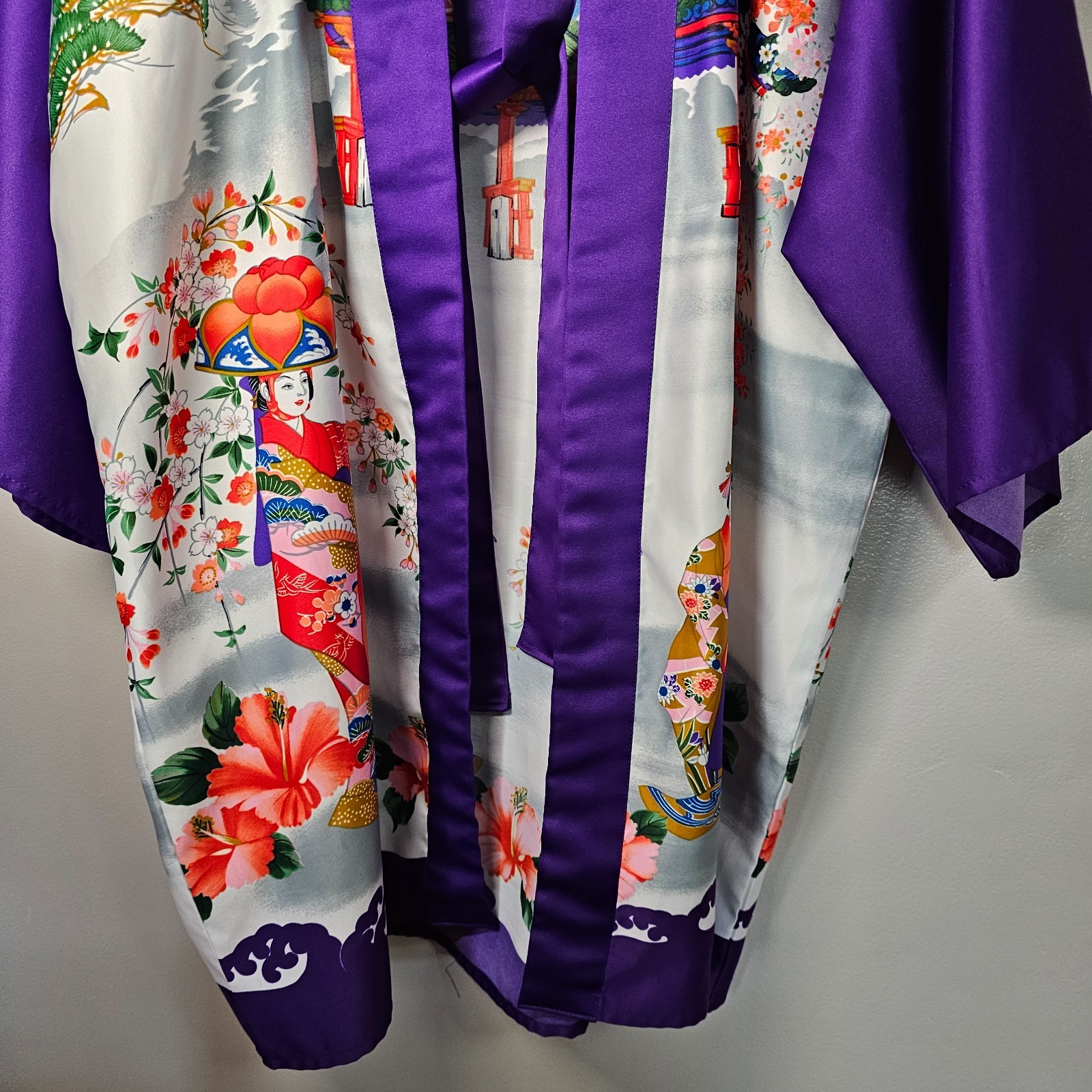 Vtg Ichiban Japanese Kimono Robe Purple Geisha Pagoda Satin NWOT Made in Japan
