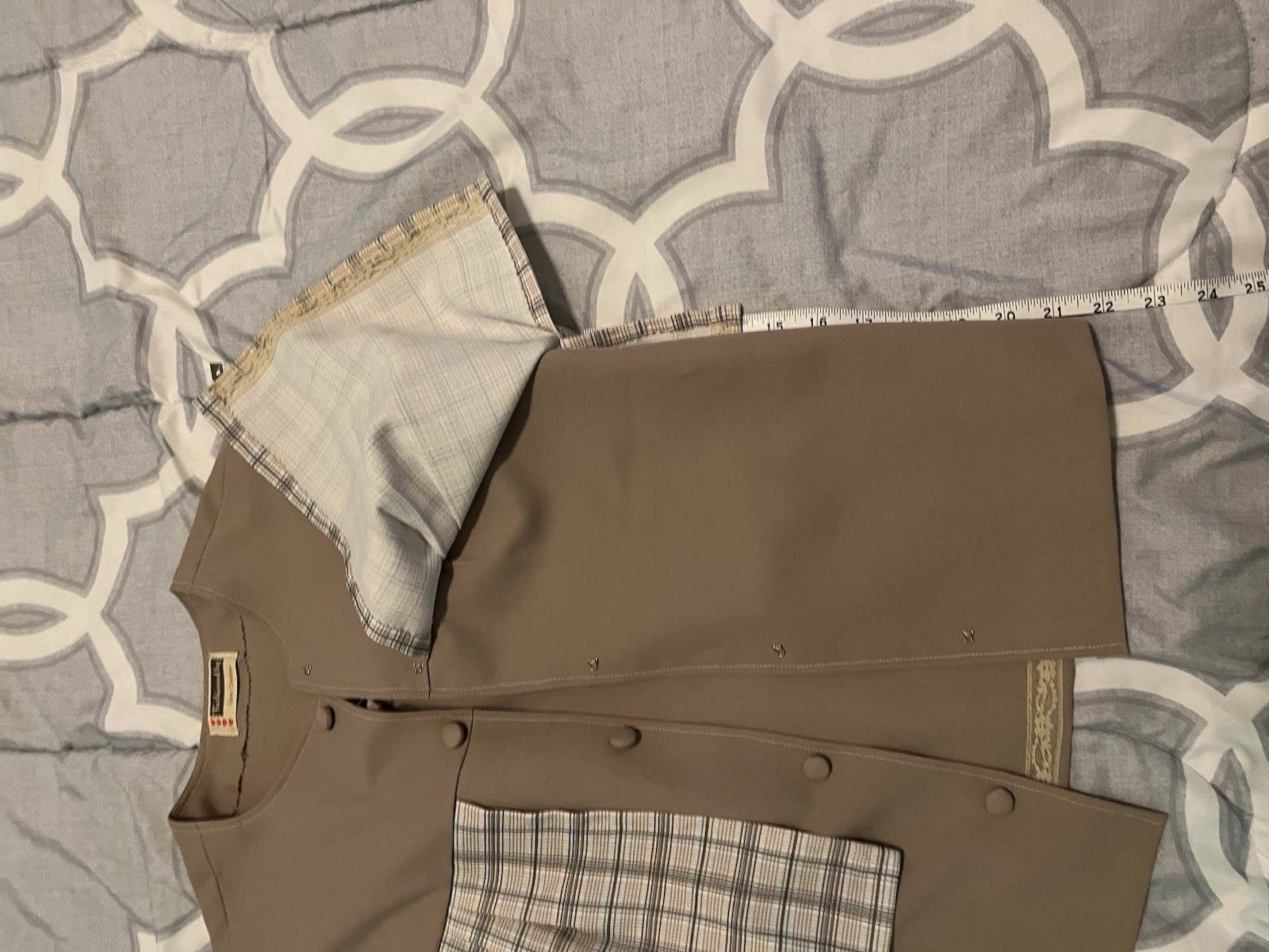 Vintage 70s Tan Plaid Pocket Vest Sleeveless Jacket Mod Boho Western Fashioned