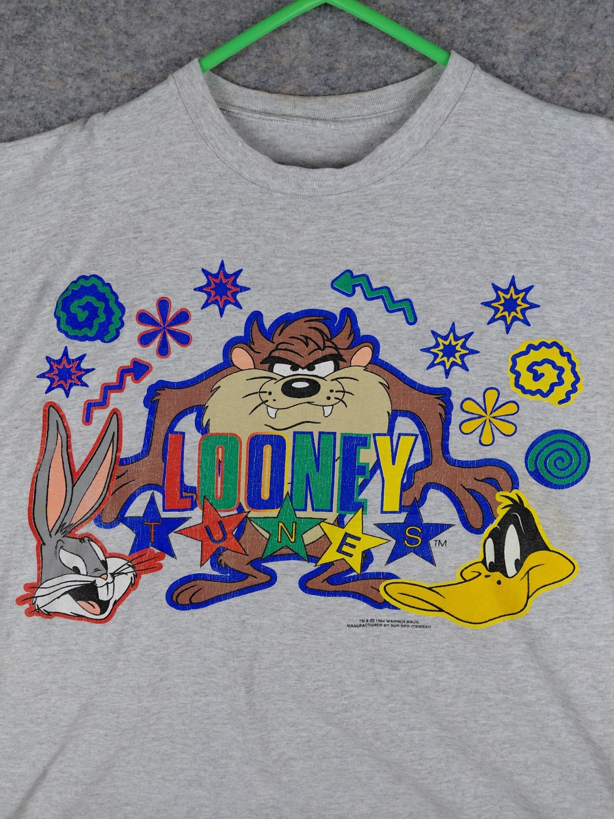 VTG 90s Looney Tunes T-shirt Womens Plus Size 24.5×27 Taz Bugs Bunny Daffy Duck