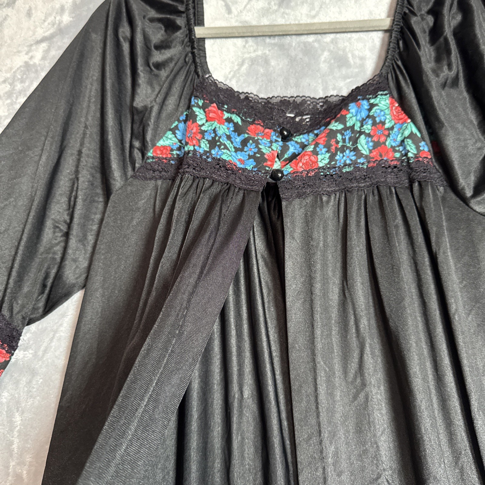 VTG Black Red Rose BUTTER SOFT Nylon Peignoir Robe for nightgown w Lace Sexy L