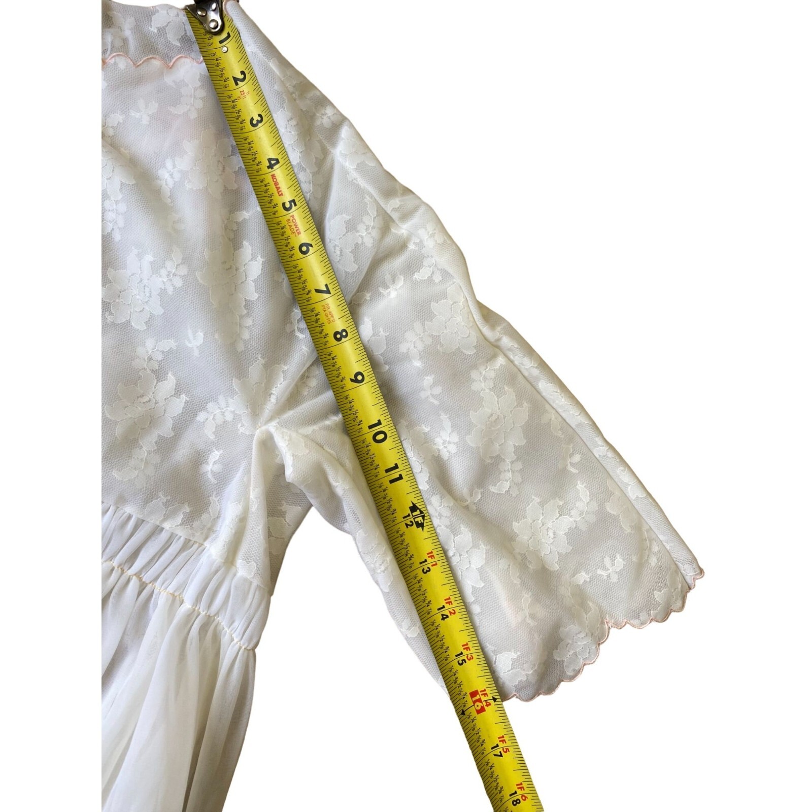 Eyeful by The Flaums VTG 60-70’s Womens Robe Peignor Petite Ivory Chiffon Sheer