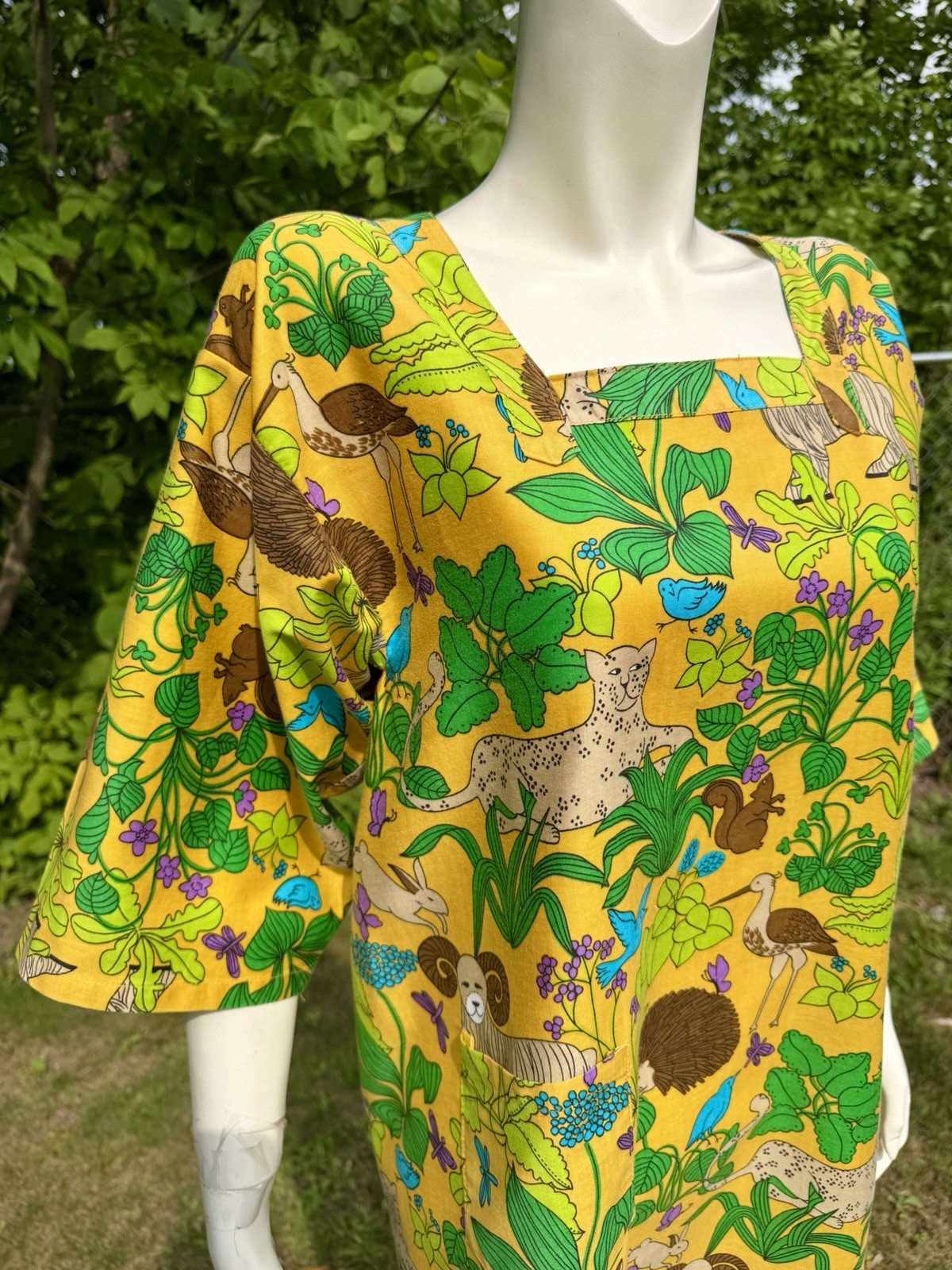 Vintage 1960s Novelty Print Animals DESIGN HOUSE? Artist Smock Apron Top Shirt