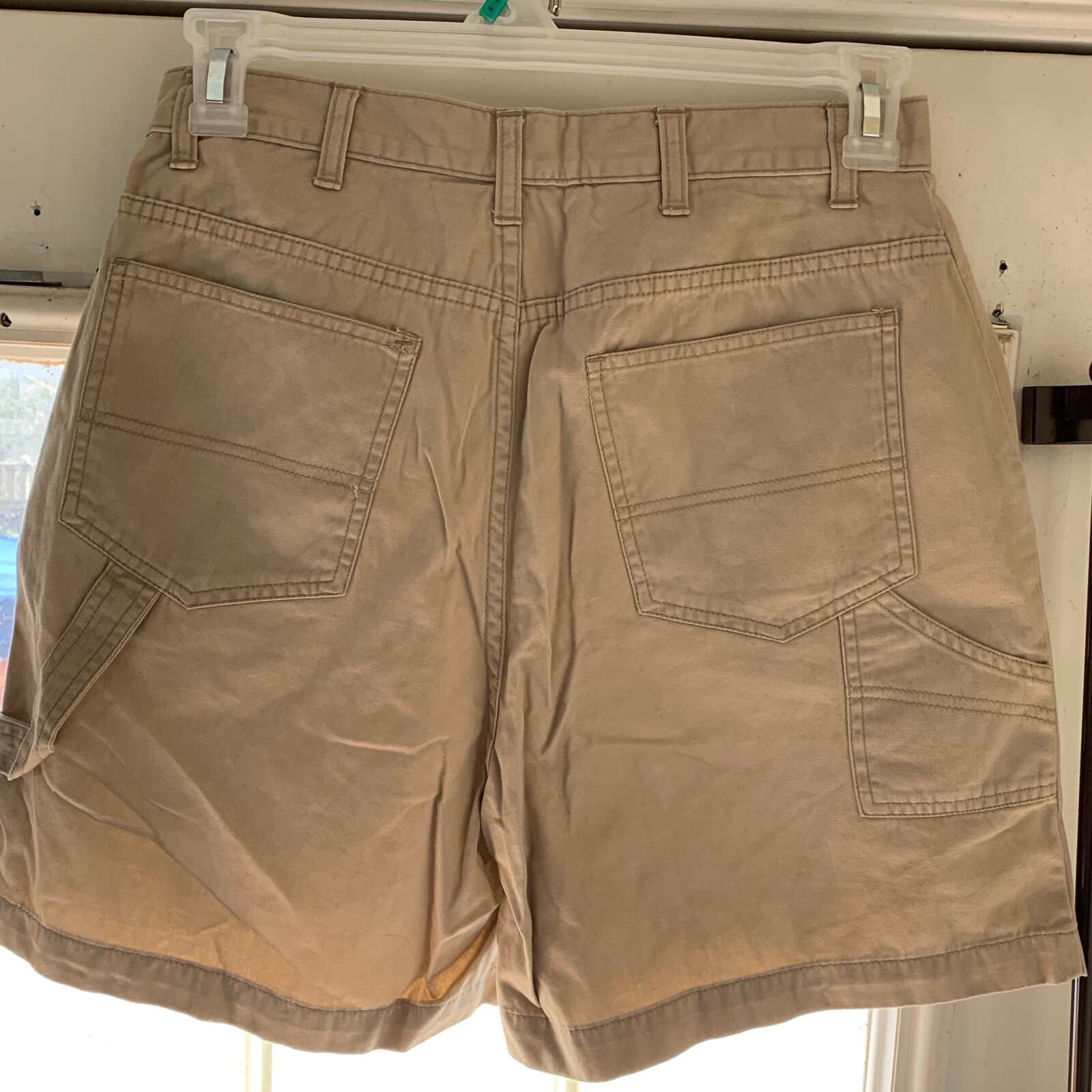 DS2– sonoma vintage WOMENS KHAKI CARGO SHORTS. SIZE 12. NWT