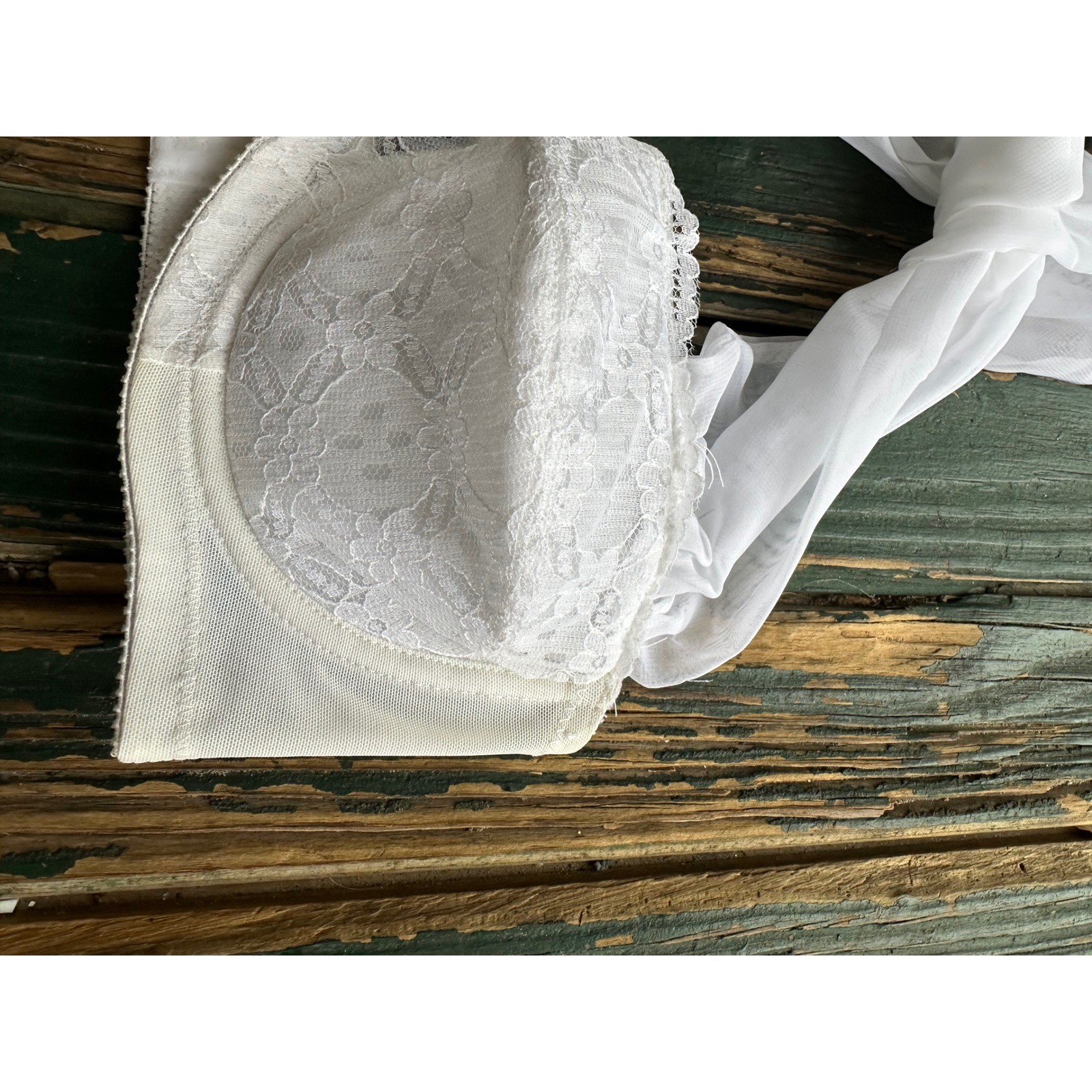 Gelmart White Lace Halter Bra Underwire Chiffon Tie 36C Vtg ride wedding