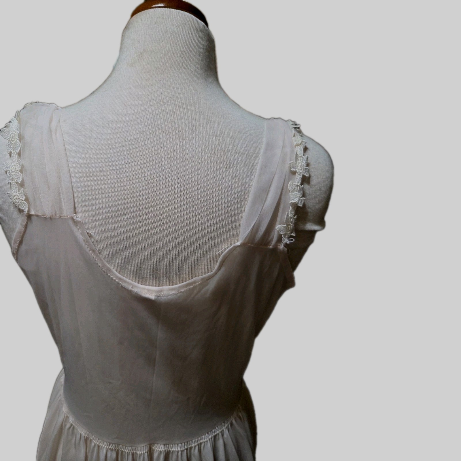 Forty Winks Vtg Sz 38 Nylon USA Long Blush Nightgown Floral Applique
