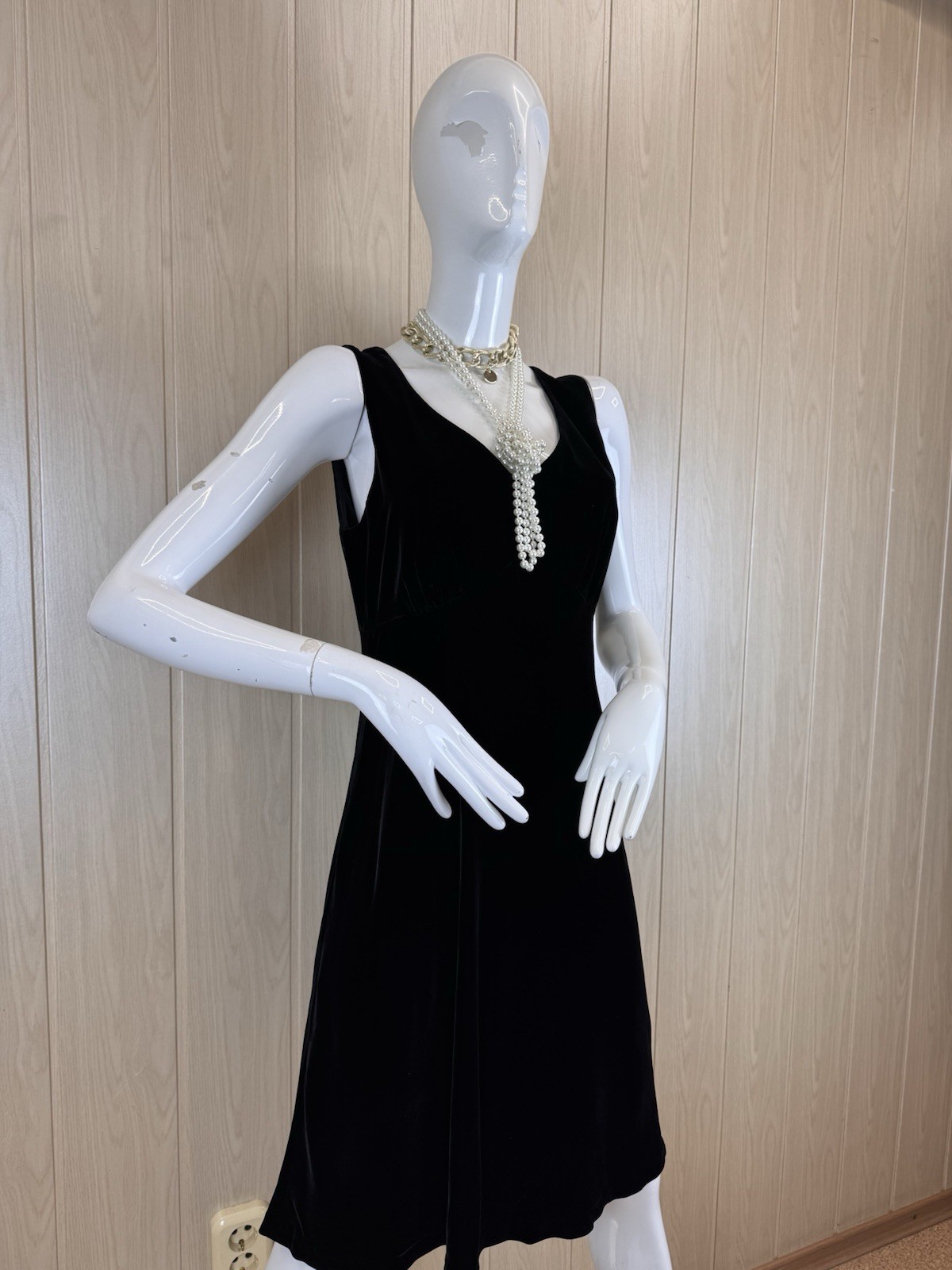 Vintage Laura Ashley Black Crushed Velvet Midi Dress Silk/Viscose UK12 US8