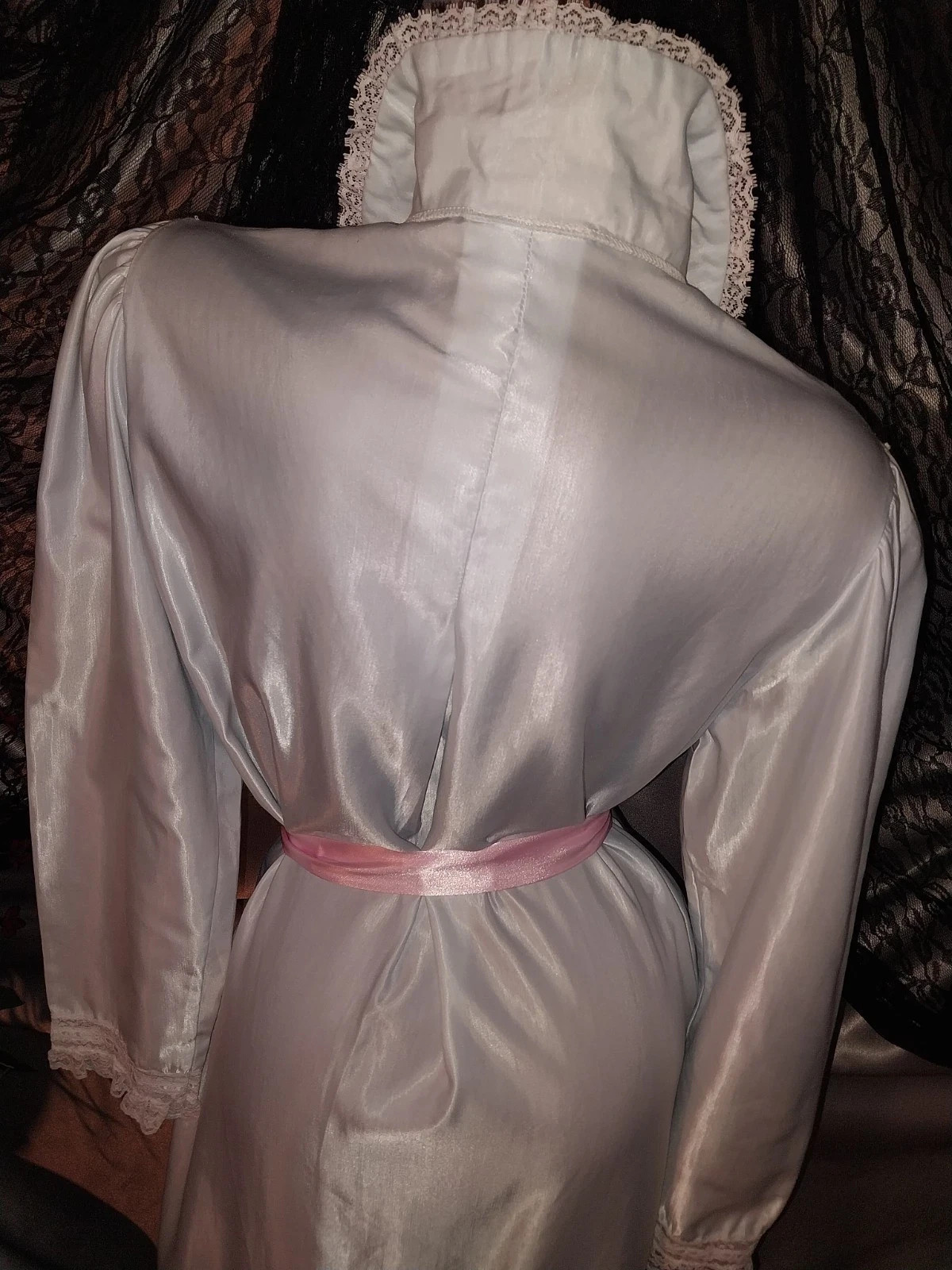 VTG SATIN Shiny pintuck Anastasia Coquette Cottagecore Nightgown Poets 40 42