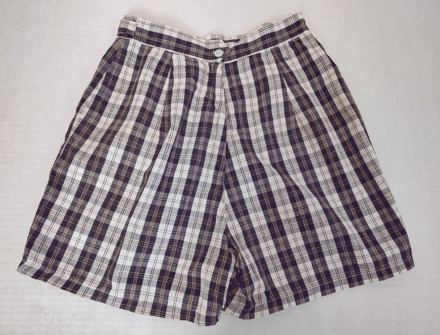 Vintage 50s/60s/70s Handmade? Plaid Womens Shorts Size Small Back Zipper