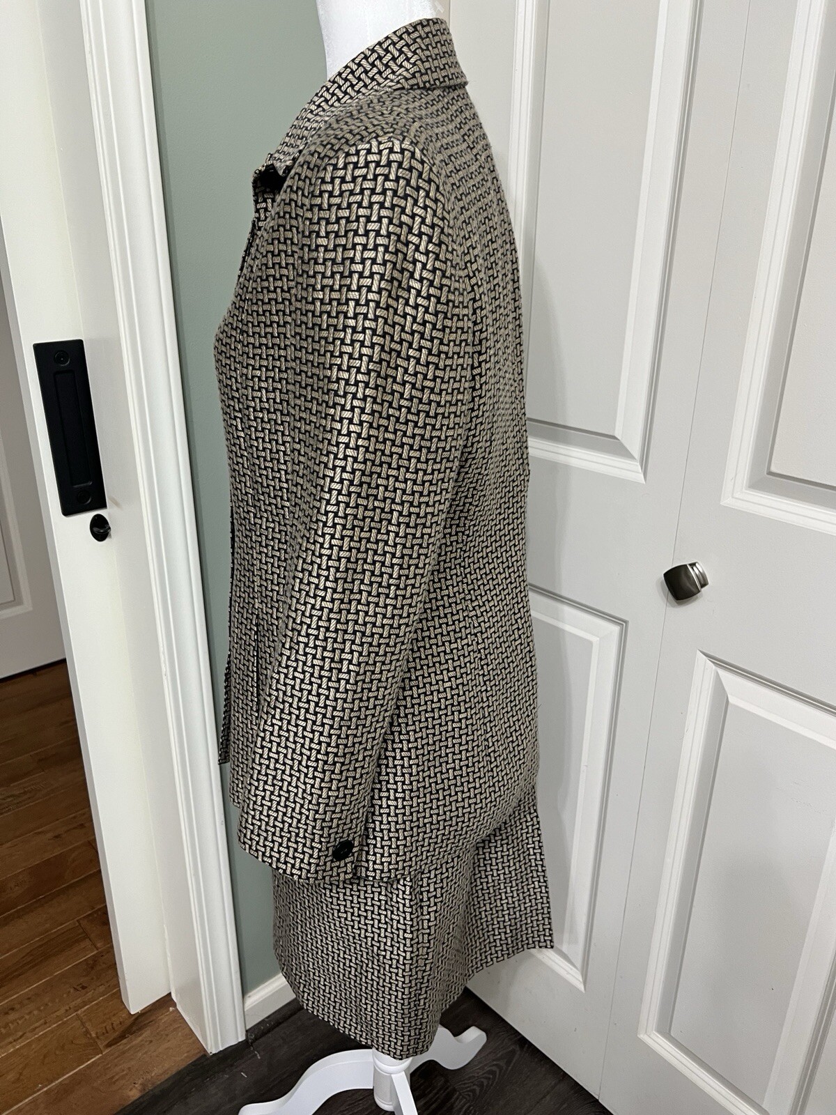 VTG Dana Buchman Black/Gold Geometric Pattern 2pc Jacket Sz Skirt Sz10P Suit