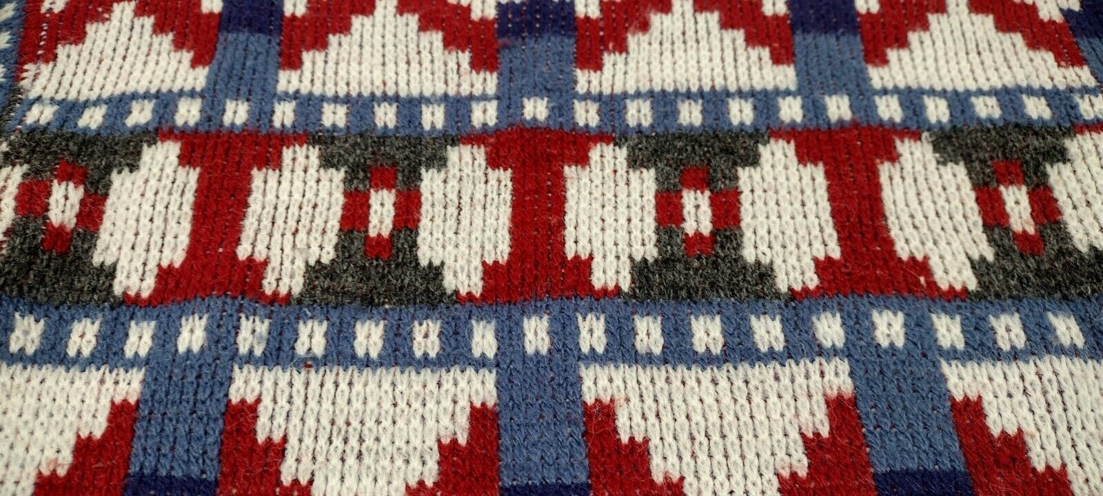 MCM Sweater Mid Century Holiday Burgundy Red White & Blues Mod Mock Neck Crew