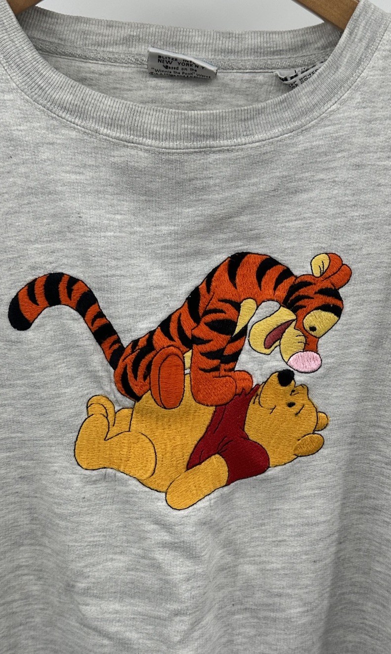 90s Vintage Tigger And Pooh Embroidered Crew Neck Sweatshirt Women’s Large