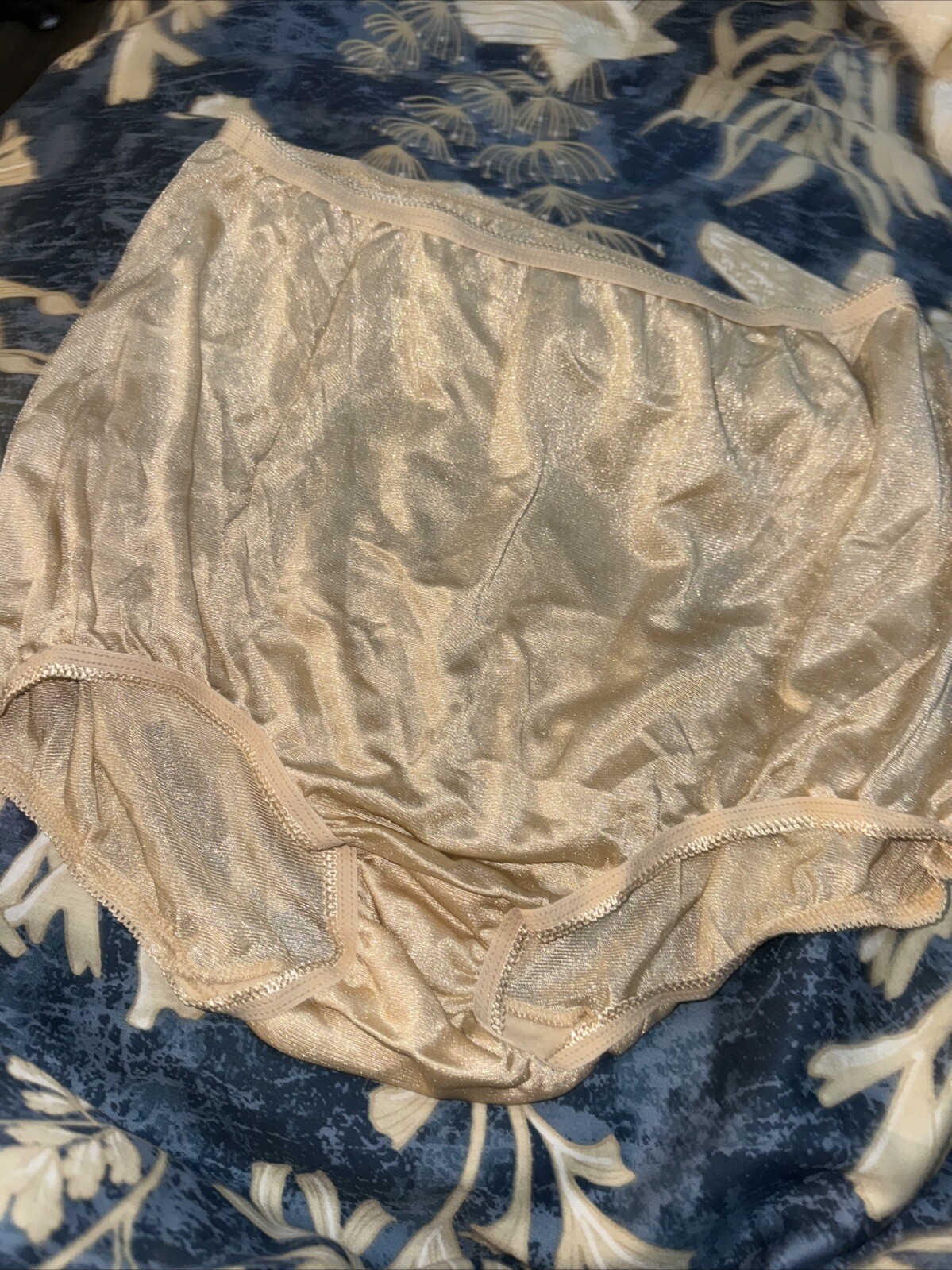Vintage Underscore Satiny Nylon Panties Size 7 Granny Shimmery Ivory NWOT