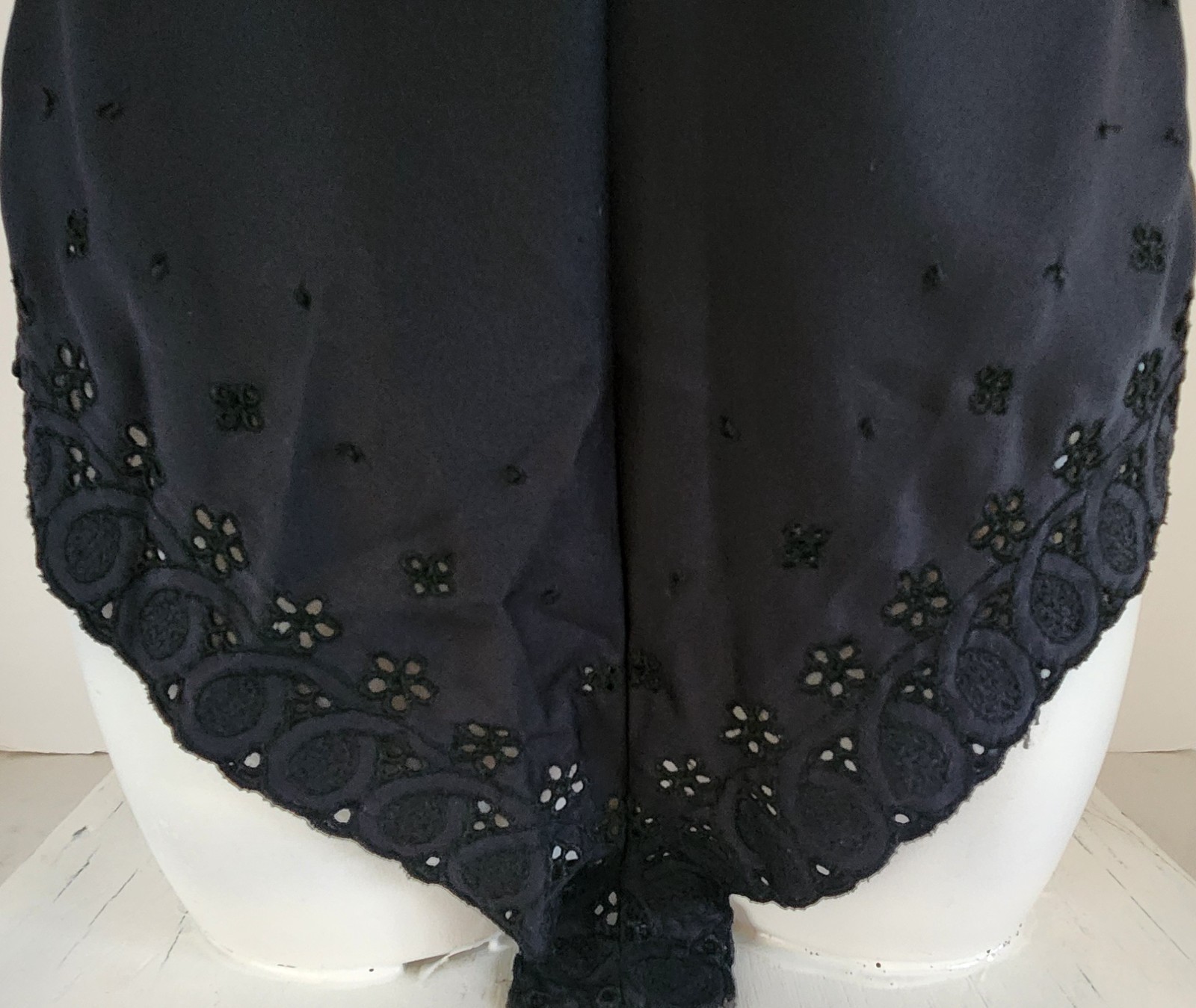 Vintage VASSARETTE Black Cut Out Lace Accents Bodysuit 1 Piece Lingerie Size 32
