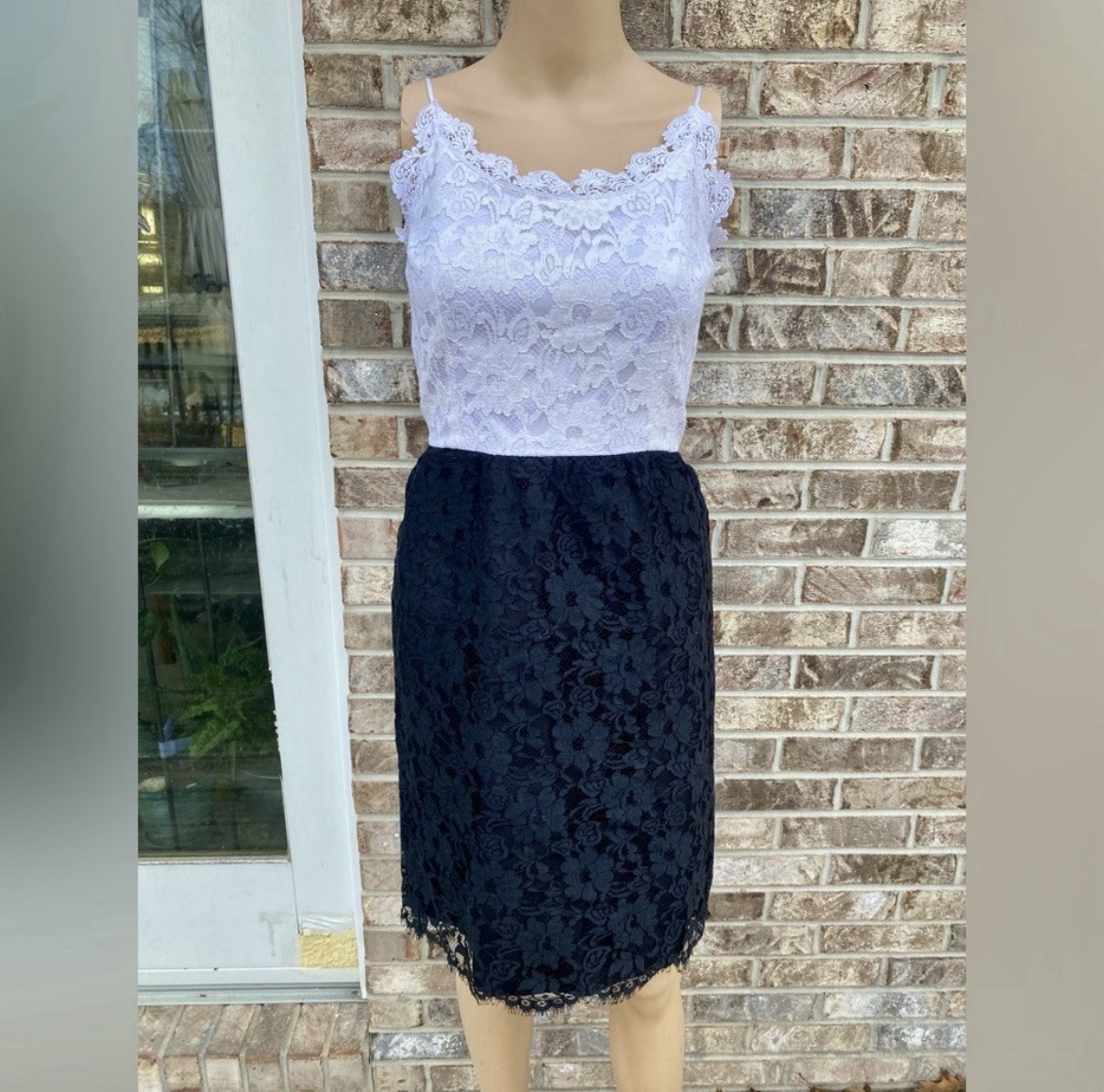 Vintage 80s/90s Cachet By Bari Protas White and Black Lace Pencil Dress