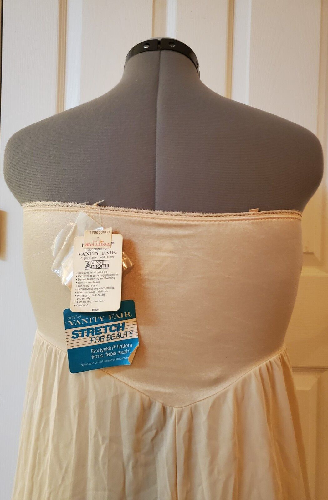 VTG Vanity Fair Beige Dupont Nylon Full Slip Lace Adjustable Straps 34 LL NWT