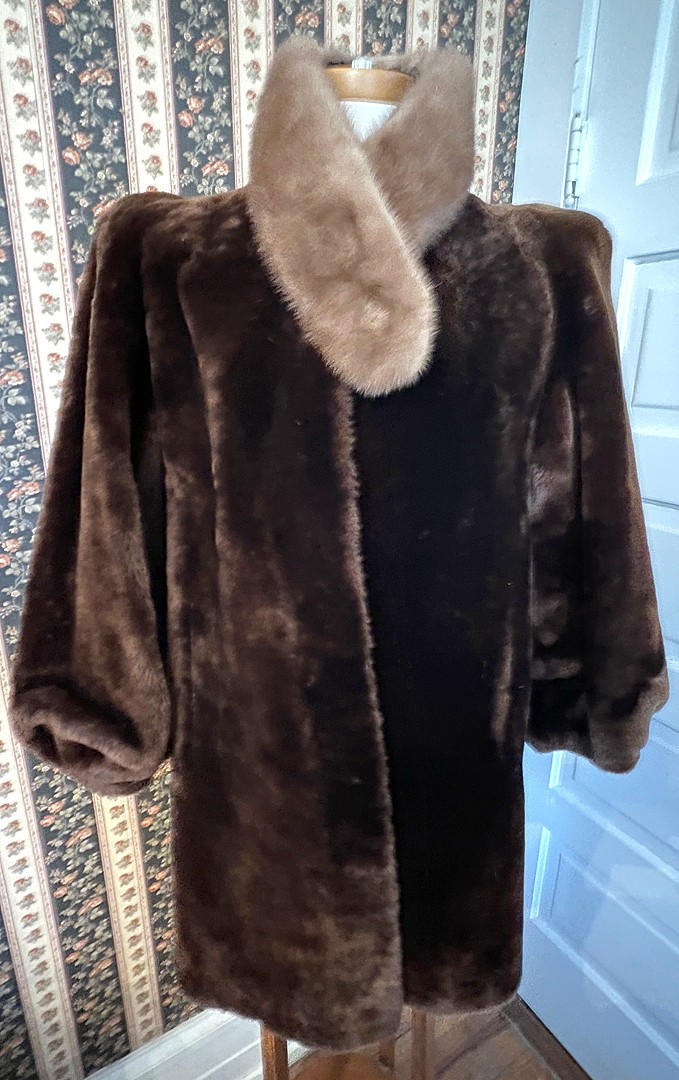 Vintage Stylish 1940s Genuine Sheared Lamb Mouton Coat with Separate Mink Collar