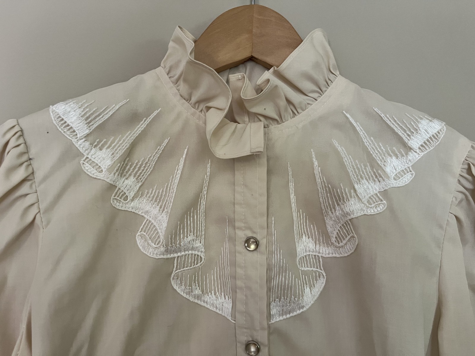Beautiful Vintage H Bar C California Ranchwear western shirt Women’s 34 Ivory