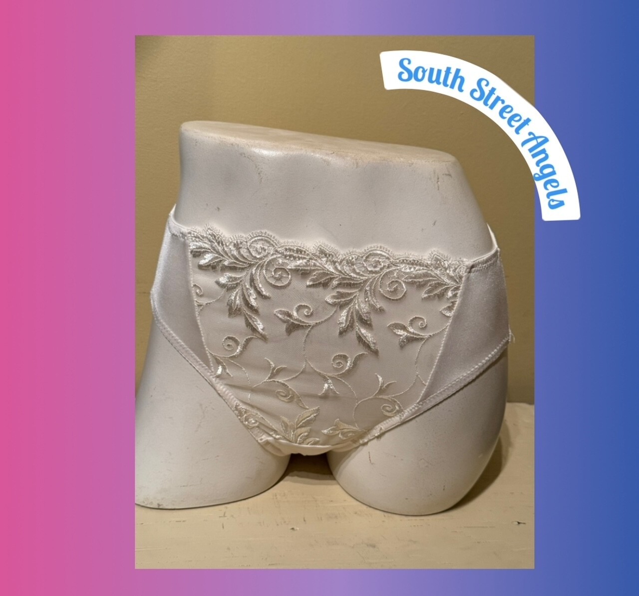 VINTAGE SOMA ~ IVORY ~ SENSUOUS LACE HIGH LEG BRIEF PANTIES ~ SIZE SMALL